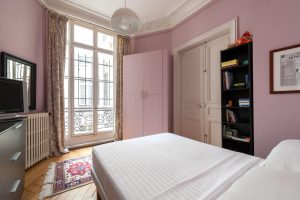 Rue de l'Université III