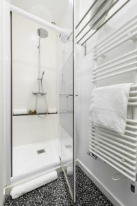 Rue de Rochechouart III