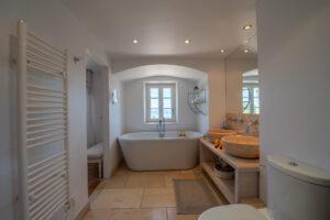 2019-05-15-ce9efe0a356f512efda17c3ac456861e