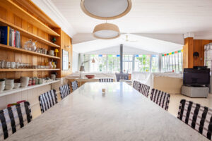 2019-08-19-b8570f0a100ffa461ff865494bc3961e