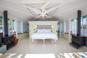 2019-08-19-e3df25db6ae014f46be58220a2524768