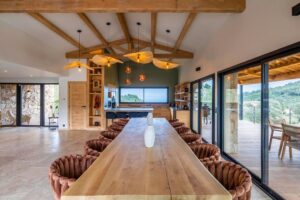 QOUZd37aT2Kd47Nhy7y6_fac925c6-47