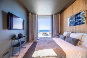 2022-04-28-8fbf6b59b41a243f7a84e